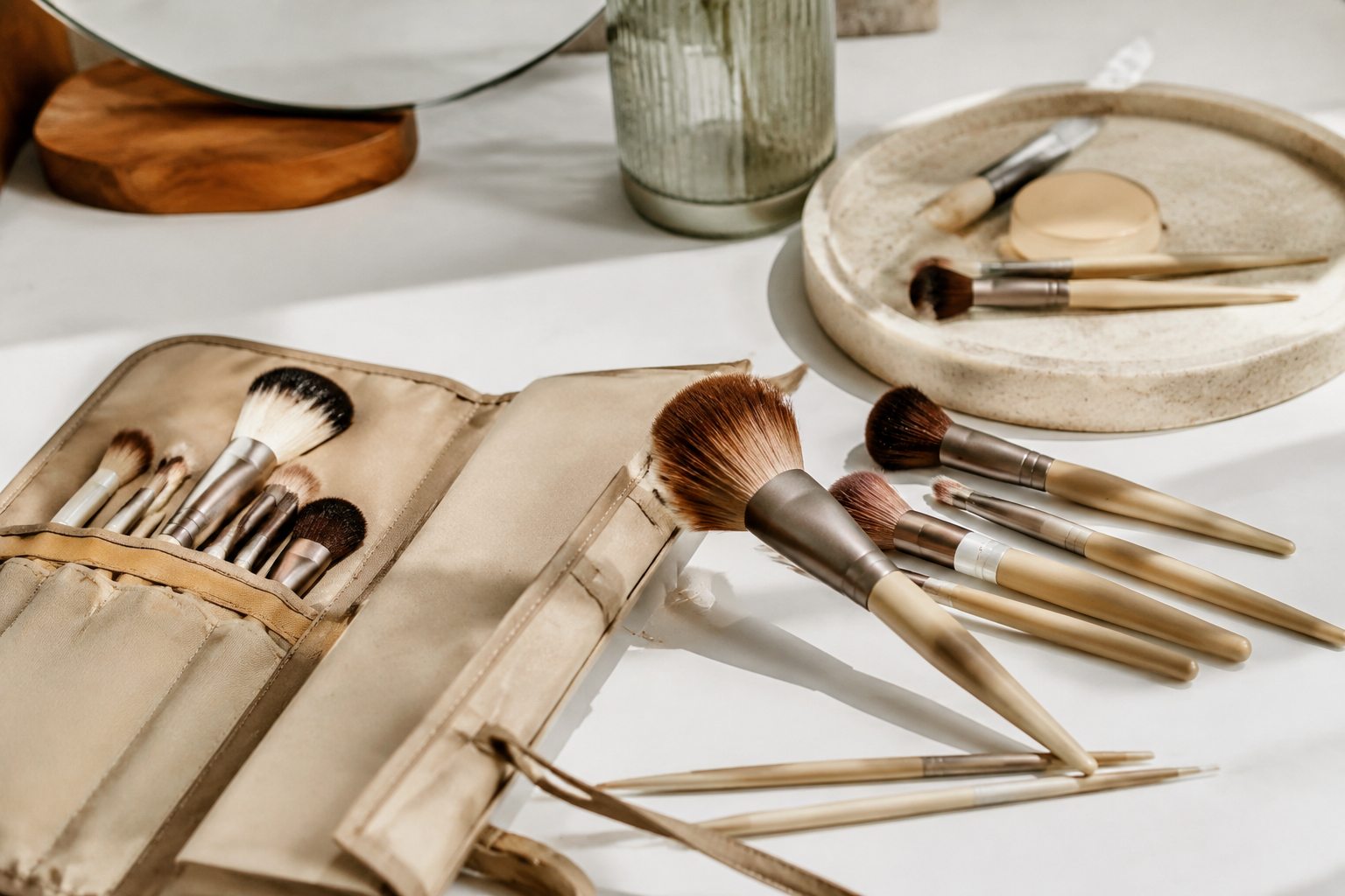 Working with a forward-thinking custom makeup brush manufacturer is no longer a nice extra