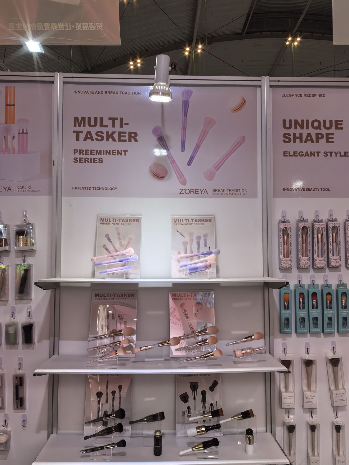 zoreya-multifunctional-makeup-brush-display
